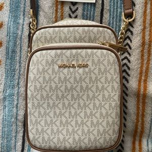 Michael Korea Jet Set Medium Crossbody